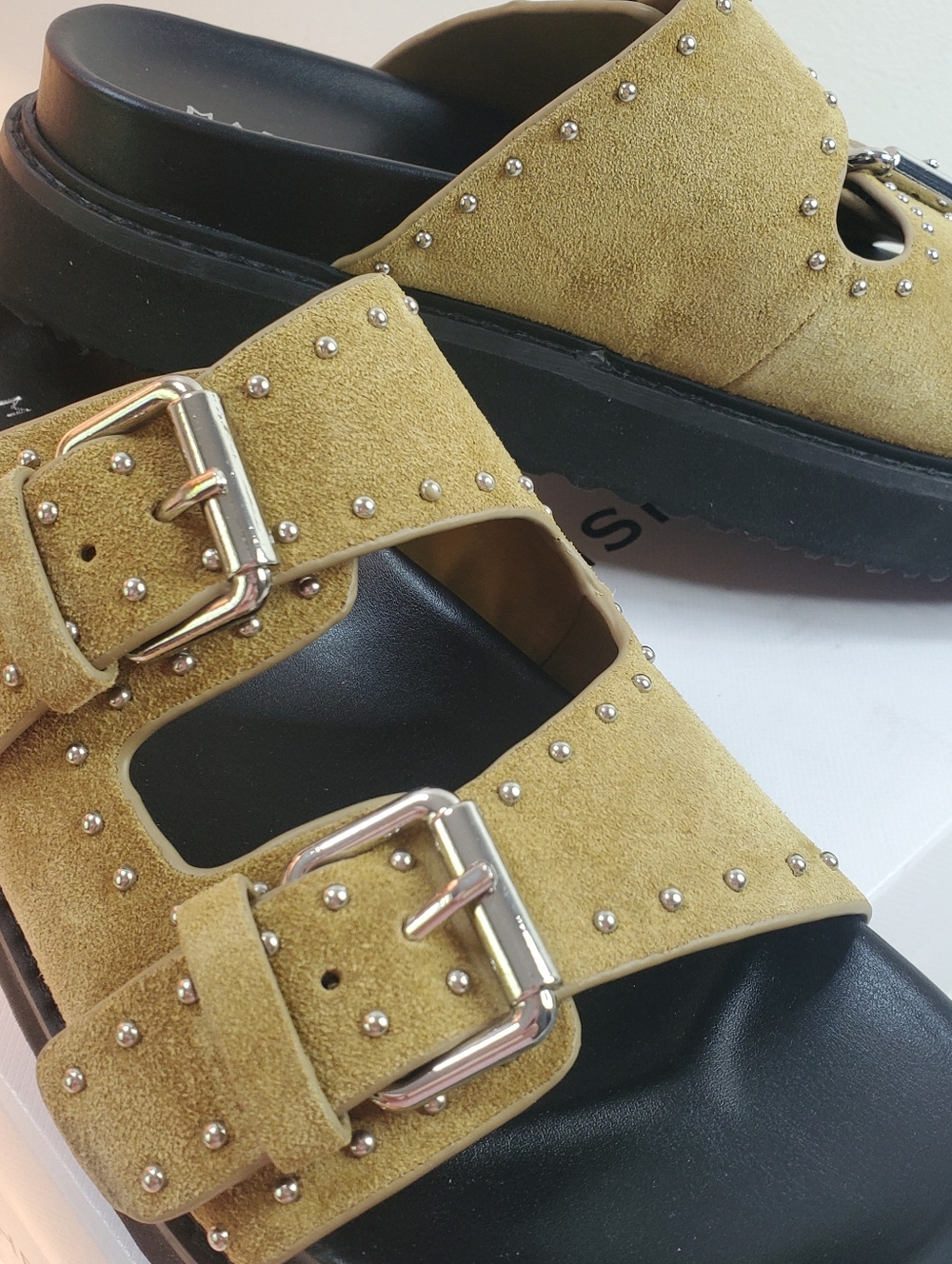 Marc Fisher LTD Mustard Yellow Suede Studded Platform Buckle Slide Sandals 6M